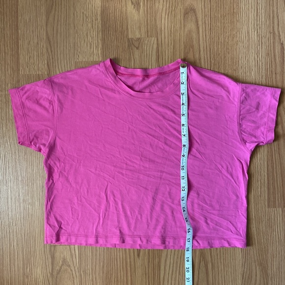 ❤️ Lululemon Cates Tee Size 4 Hot Pink - Picture 3 of 5